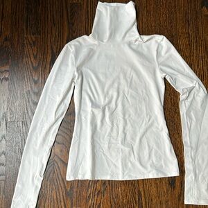 Alosoft refine white turtleneck